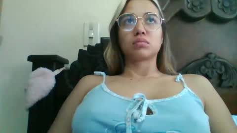 triana_bell online show from January 12, 2025, 3:57 pm
