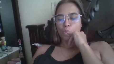 triana_bell online show from January 9, 2026, 4:10 pm