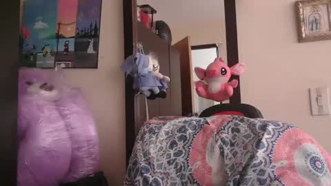 triana_bell online show from April 6, 2026, 4:30 pm