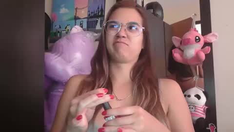 triana_bell online show from April 26, 2026, 4:26 pm
