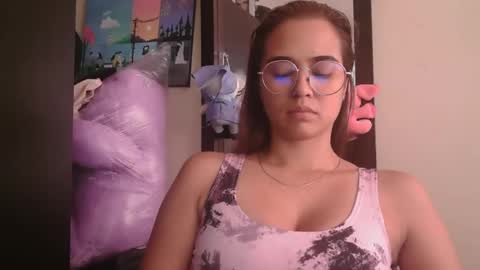 triana_bell online show from May 1, 2026, 5:39 pm