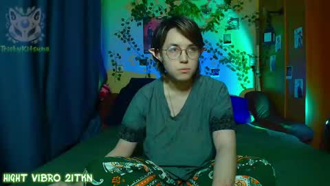 trickykitsune online show from April 30, 2026, 5:41 pm