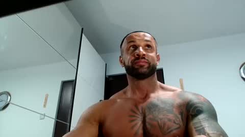 tridentmuscles online show from November 17, 2025, 1:17 pm