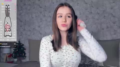 Snapshot of trinahillier chatting on February 11, 2026, 8:25 pm Bubbles online show from February 11, 2026, 8:25 pm