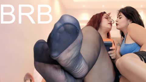 Snapshot of trinitixx chatting on February 9, 2025, 3:43 am Triny online show from February 9, 2025, 3:43 am