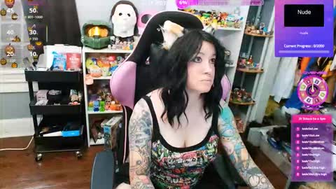 Snapshot of trinitykatze chatting on October 15, 2025, 8:20 pm Trin Kat pet online show from October 15, 2025, 8:20 pm