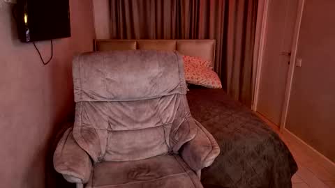 Snapshot of tripleprinces chatting on November 17, 2025, 6:14 pm tripleprinces online show from November 17, 2025, 6:14 pm