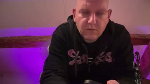 Triton online show from September 26, 2025, 2:37 am