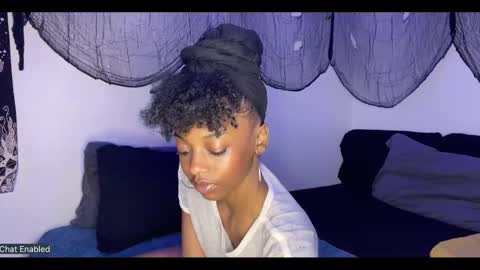 Snapshot of trixie_luv chatting on September 18, 2025, 12:40 pm trixie_luv online show from September 18, 2025, 12:40 pm