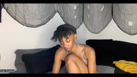 Snapshot of trixie_luv chatting on September 23, 2025, 3:04 pm trixie_luv online show from September 23, 2025, 3:04 pm
