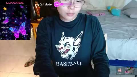 Kitty online show from December 19, 2025, 4:19 am