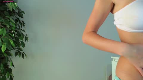 Snapshot of trixie_taylor chatting on October 26, 2025, 12:22 pm Trixie Taylor online show from October 26, 2025, 12:22 pm