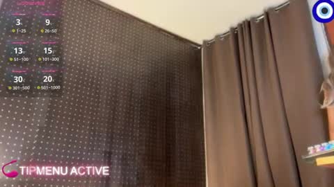 Snapshot of trixieemerald chatting on June 13, 2026, 12:52 am trixieemerald online show from June 13, 2026, 12:52 am