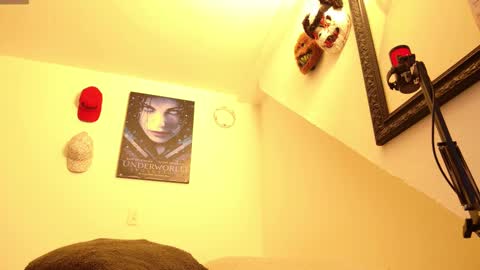 Snapshot of trixx_01 chatting on November 9, 2025, 9:07 am trixx_01 online show from November 9, 2025, 9:07 am