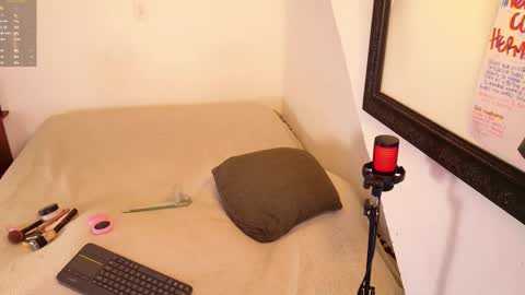 Snapshot of trixx_01 chatting on November 13, 2025, 11:36 pm trixx_01 online show from November 13, 2025, 11:36 pm