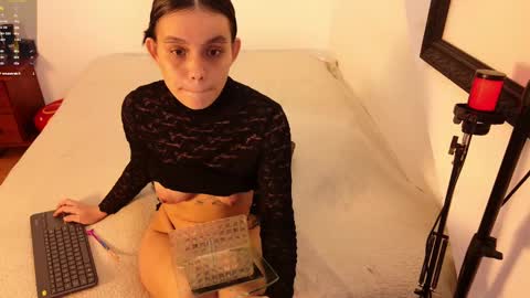 Snapshot of trixx_01 chatting on November 16, 2025, 12:49 am trixx_01 online show from November 16, 2025, 12:49 am