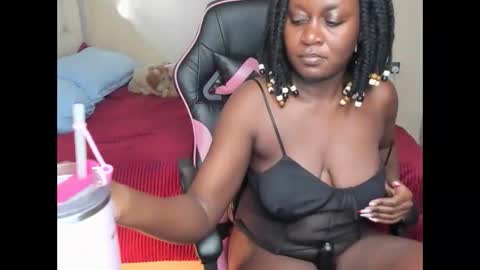 Snapshot of trizzytariaa chatting on October 24, 2025, 12:45 pm Taria online show from October 24, 2025, 12:45 pm