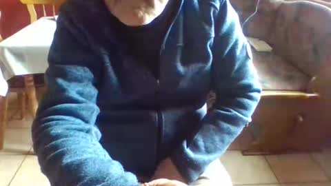 Snapshot of trobelle chatting on May 17, 2026, 9:28 am trobelle online show from May 17, 2026, 9:28 am