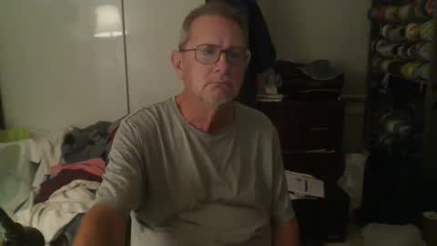 Snapshot of troffer1020 chatting on December 4, 2025, 1:26 am Troffer online show from December 4, 2025, 1:26 am