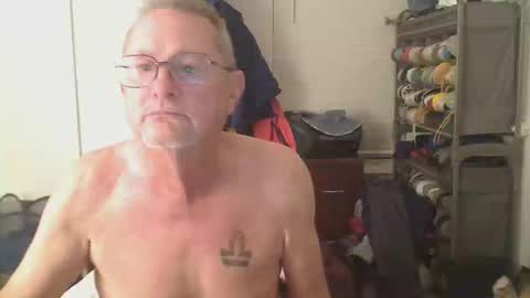 Snapshot of troffer1020 chatting on February 3, 2026, 2:53 am Troffer online show from February 3, 2026, 2:53 am