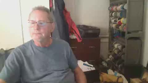 Snapshot of troffer1020 chatting on March 31, 2026, 3:30 am Troffer online show from March 31, 2026, 3:30 am