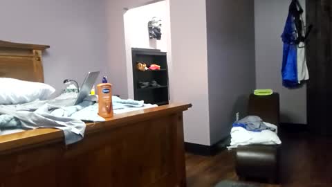 Snapshot of trojanswingers chatting on December 16, 2025, 6:18 am trojanswingers online show from December 16, 2025, 6:18 am