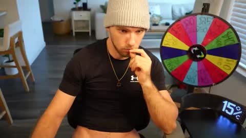 Snapshot of troy_greenxo chatting on May 14, 2026, 9:43 pm Troy Green online show from May 14, 2026, 9:43 pm