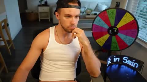 Snapshot of troy_greenxo chatting on May 16, 2026, 9:35 pm Troy Green online show from May 16, 2026, 9:35 pm