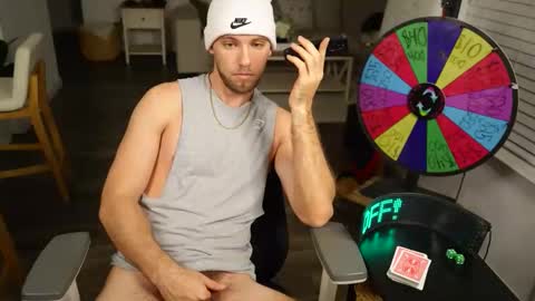 Snapshot of troy_greenxo chatting on June 9, 2026, 2:01 am Troy Green online show from June 9, 2026, 2:01 am