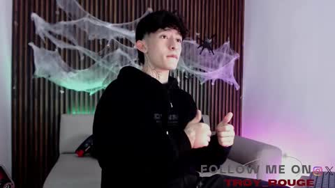 Snapshot of troy_rouge chatting on October 27, 2025, 7:07 pm Troy online show from October 27, 2025, 7:07 pm