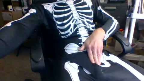 truk1976 online show from January 6, 2025, 1:52 pm