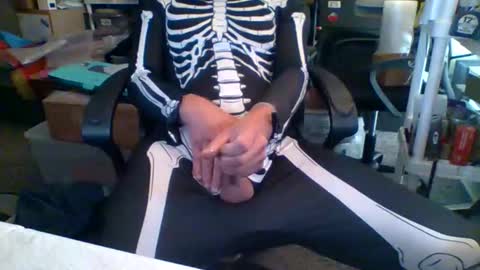 truk1976 online show from October 21, 2025, 3:35 pm