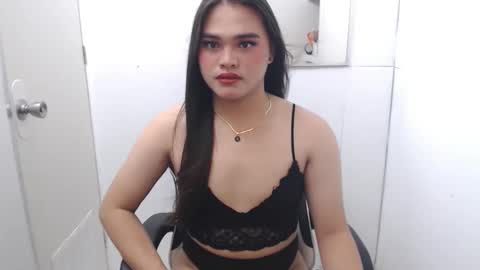 Snapshot of ts_lovelicious chatting on October 14, 2025, 3:40 am ts_lovelicious online show from October 14, 2025, 3:40 am