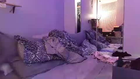 Amber White online show from September 15, 2025, 6:57 am