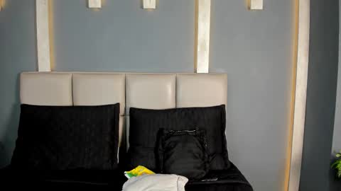  C H L O E online show from March 11, 2026, 7:31 pm