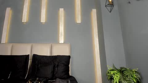  C H L O E online show from March 16, 2026, 7:07 pm