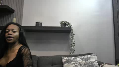 Lexi Longg online show from August 5, 2026, 6:33 pm