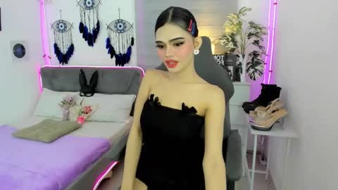 Snapshot of tstoni_talks chatting on November 8, 2025, 10:15 am tstoni_talks online show from November 8, 2025, 10:15 am