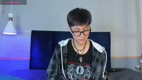 Snapshot of tsuki_maru chatting on November 12, 2025, 9:14 pm Maru online show from November 12, 2025, 9:14 pm