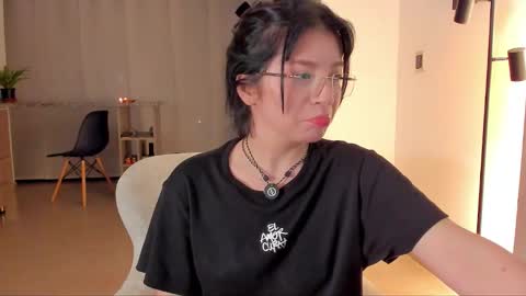 Snapshot of tsukys_spell chatting on November 28, 2025, 2:14 am Tsuky online show from November 28, 2025, 2:14 am