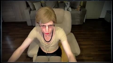 Snapshot of tvclementine chatting on September 16, 2025, 7:42 am Clementine online show from September 16, 2025, 7:42 am