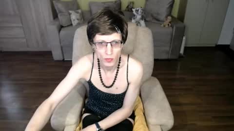 Snapshot of tvclementine chatting on May 3, 2026, 8:42 am Clementine online show from May 3, 2026, 8:42 am