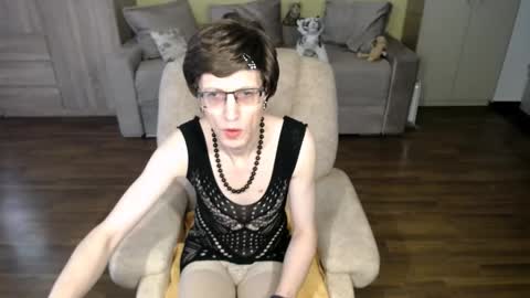 Snapshot of tvclementine chatting on May 6, 2026, 8:41 am Clementine online show from May 6, 2026, 8:41 am