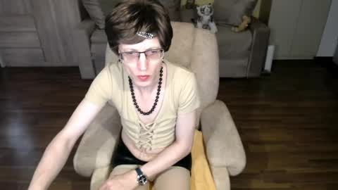 Snapshot of tvclementine chatting on June 1, 2026, 6:04 am Clementine online show from June 1, 2026, 6:04 am