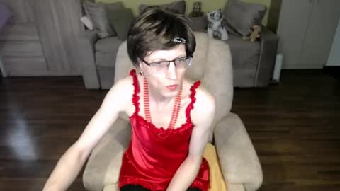 Snapshot of tvclementine chatting on June 4, 2026, 7:58 am Clementine online show from June 4, 2026, 7:58 am