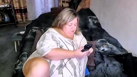 Lana online show from October 21, 2025, 9:43 am