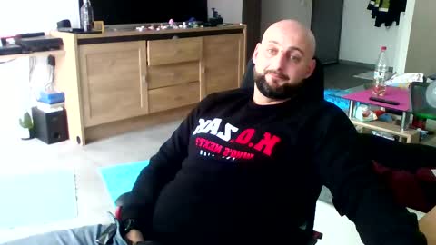twardyidlugi online show from January 25, 2025, 11:23 am