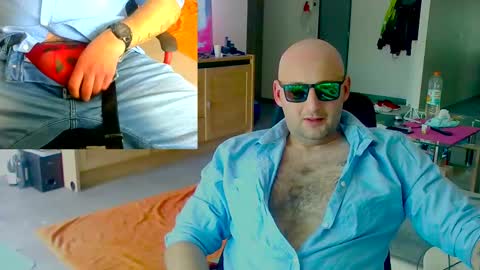 twardyidlugi online show from March 9, 2025, 1:37 pm