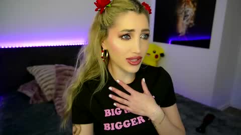 Snapshot of tweety_twist chatting on February 11, 2025, 9:35 pm MayCarrey online show from February 11, 2025, 9:35 pm