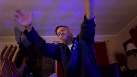 twerkandjerkk online show from February 13, 2026, 2:51 am